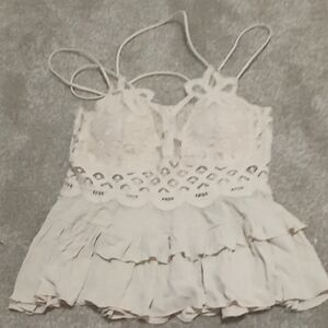 OBO Zenana Sz L Cream Lace Teared Ruffle Bottom Tank